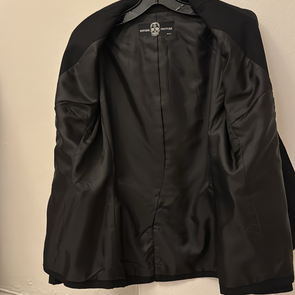 Single Button Front Closure - image 4